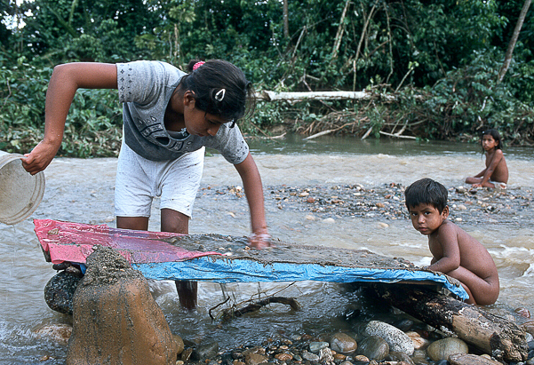 Perù 2000 - child labor - gold diggers
