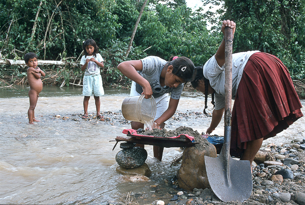 Perù 2000 - child labor - gold diggers